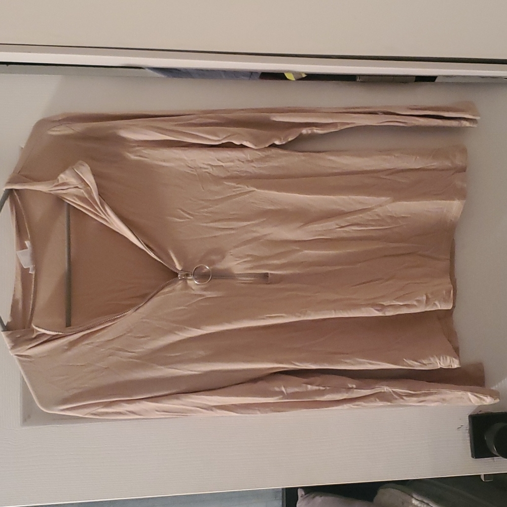 NWOT Tan Zipper 3/4 long sleeve